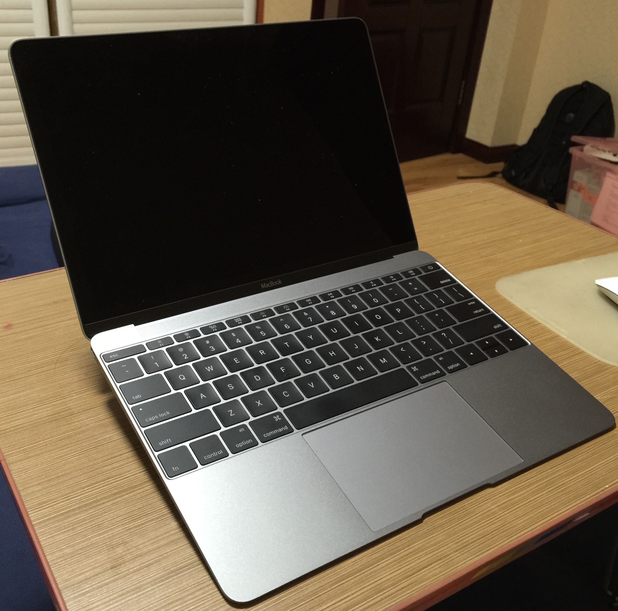 Apple、12インチ MacBookの販売を終了 | 小龍茶館